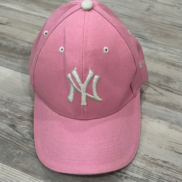 New York Yankees 
Choice
in Sports Fan Baseball Caps - Picture 1 of 6